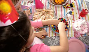 מסיבת יום הולדת המון ממתקים